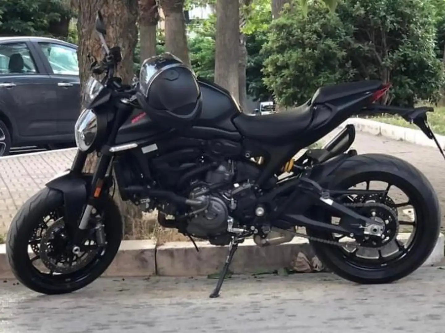 Ducati Monster 937 Negro - 2