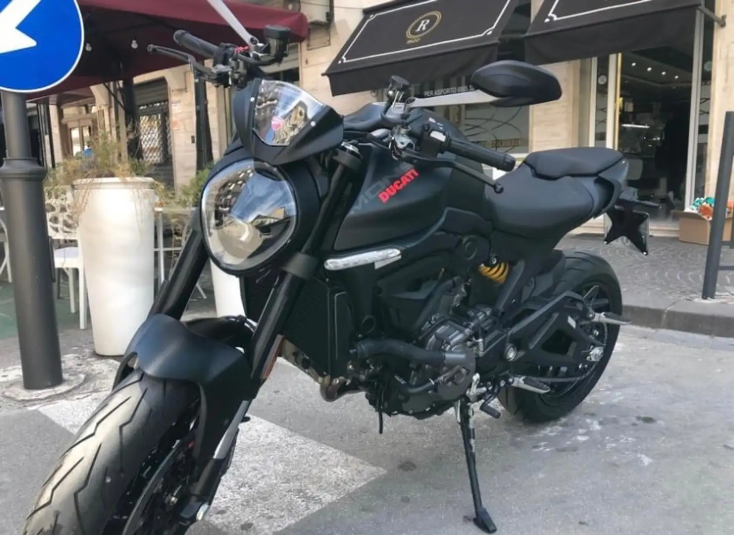 Ducati Monster 937 Чорний - 1