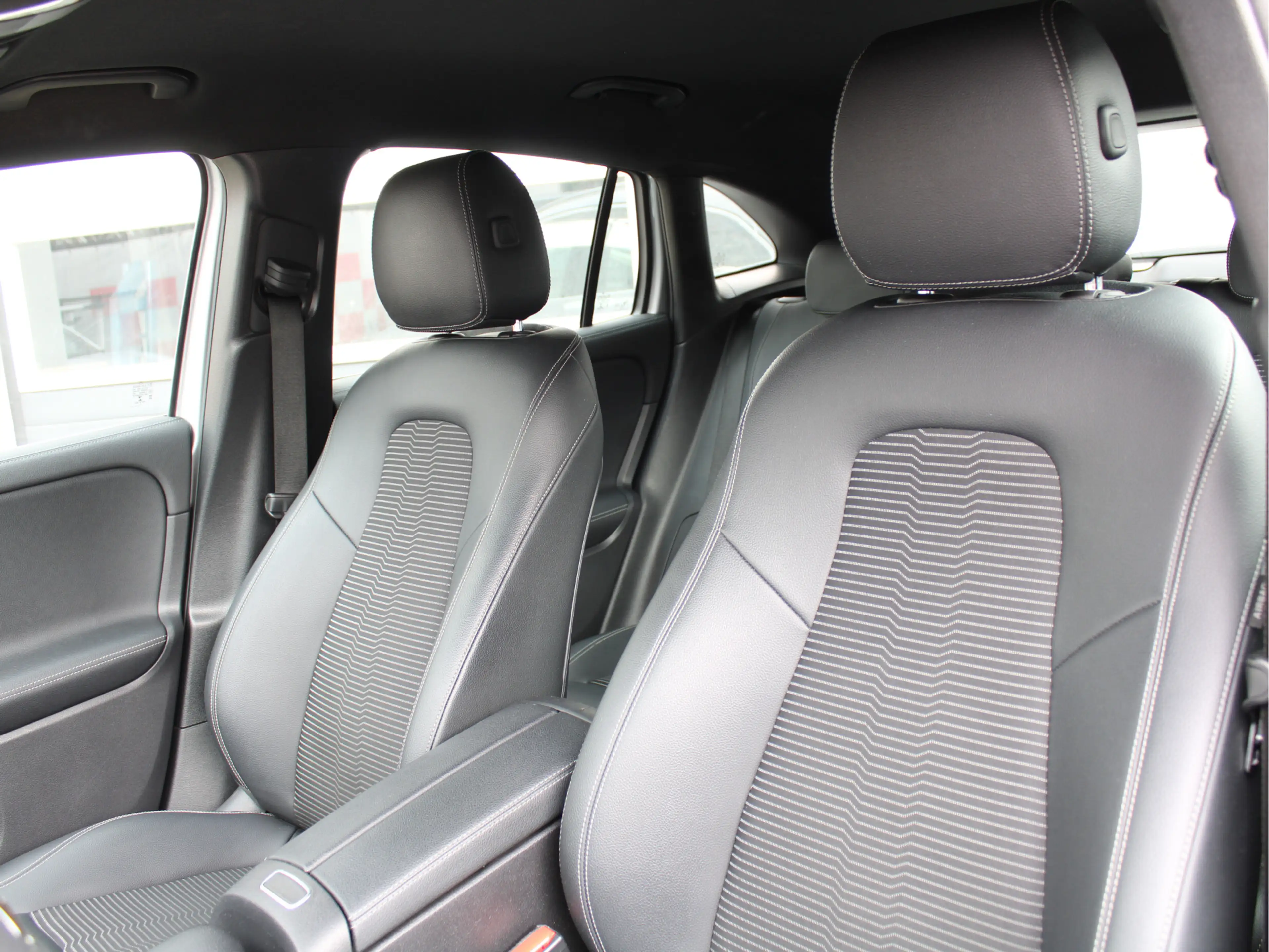 Mercedes-Benz EQA 250 Business Solution Luxury 67 kWh SOH96,5%/ 1e Eig/C — photo 11