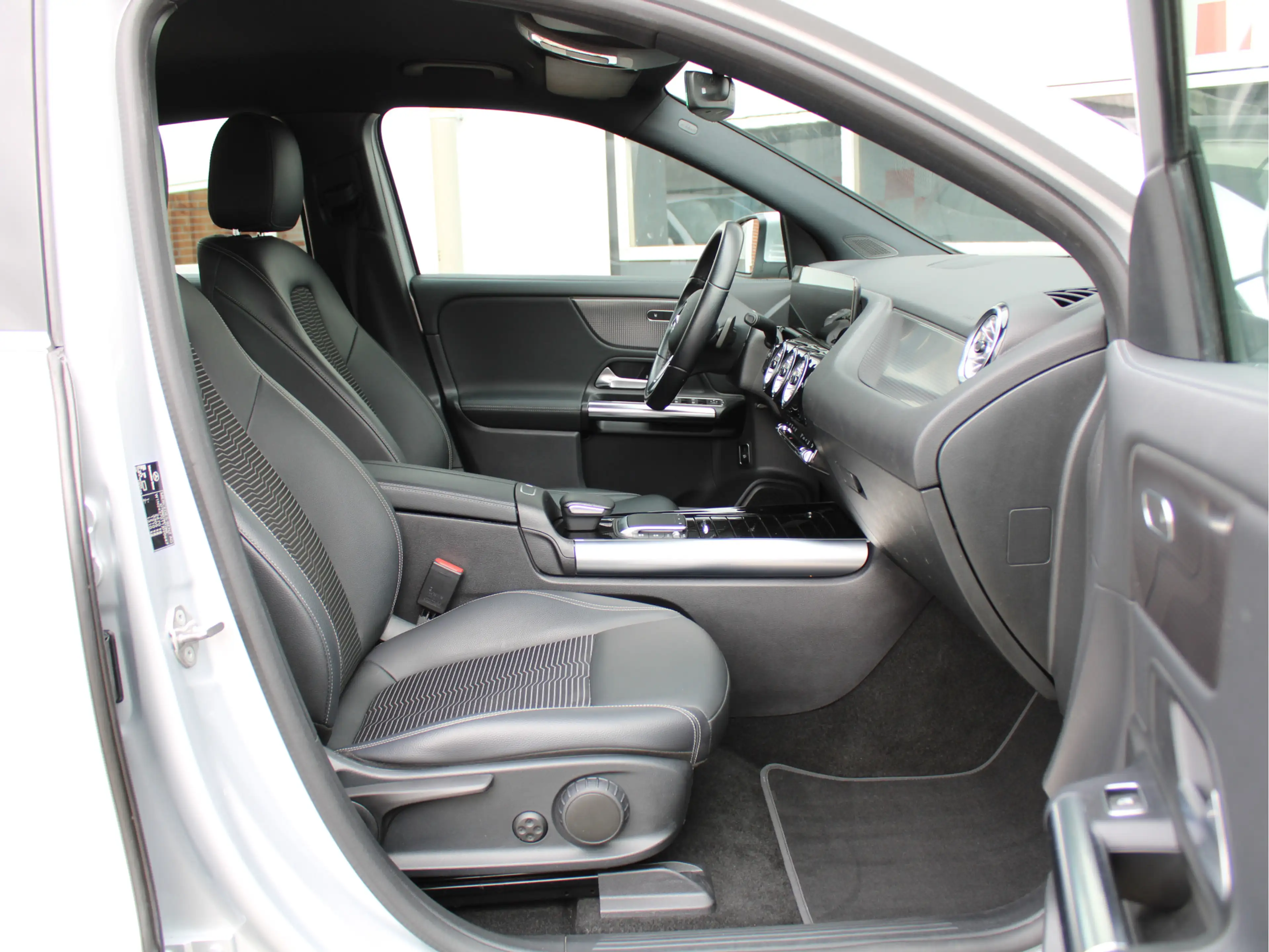 Mercedes-Benz EQA 250 Business Solution Luxury 67 kWh SOH96,5%/ 1e Eig/C — photo 44