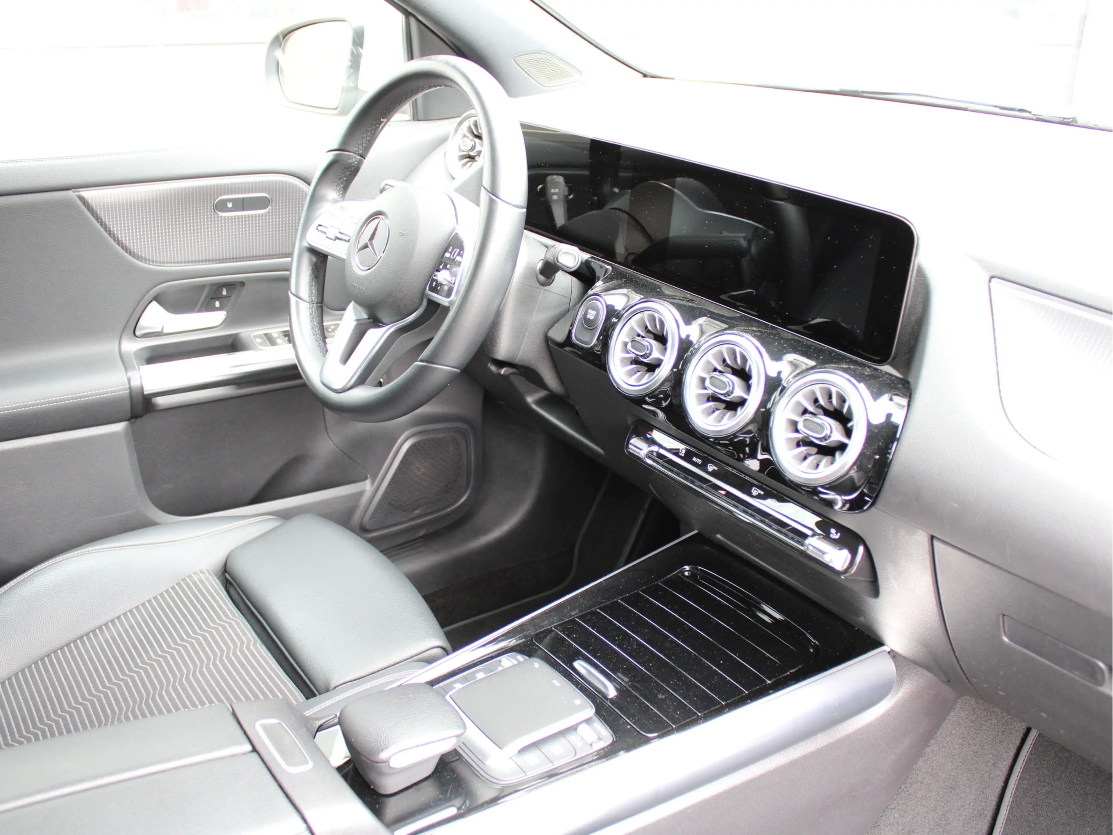 Mercedes-Benz EQA 250 Business Solution Luxury 67 kWh SOH96,5%/ 1e Eig/C — photo 47