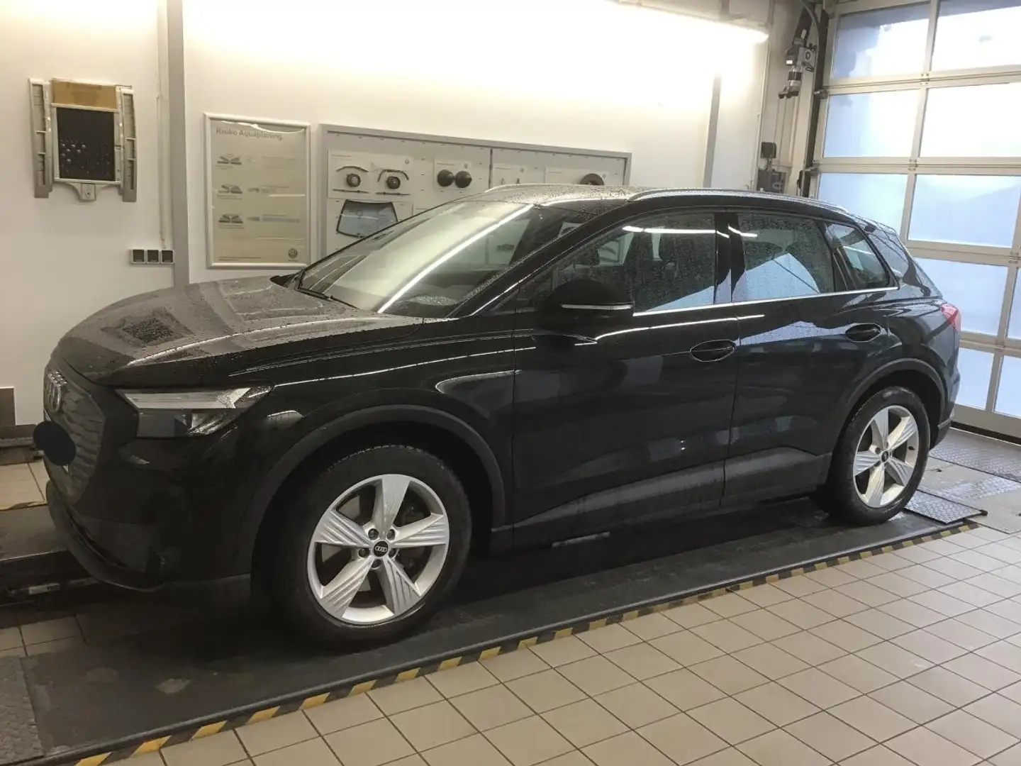 Audi Q4 e-tron 40 |STH|CarPlay|SpurH|3xKlima|Navi|PDC Noir - 2