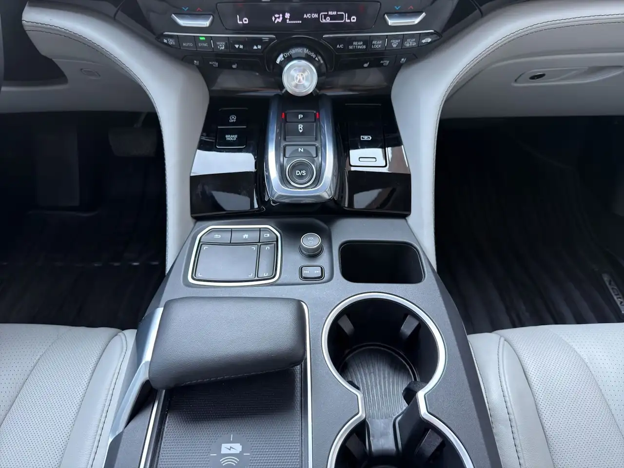 Acura MDX снимка Acura MDX