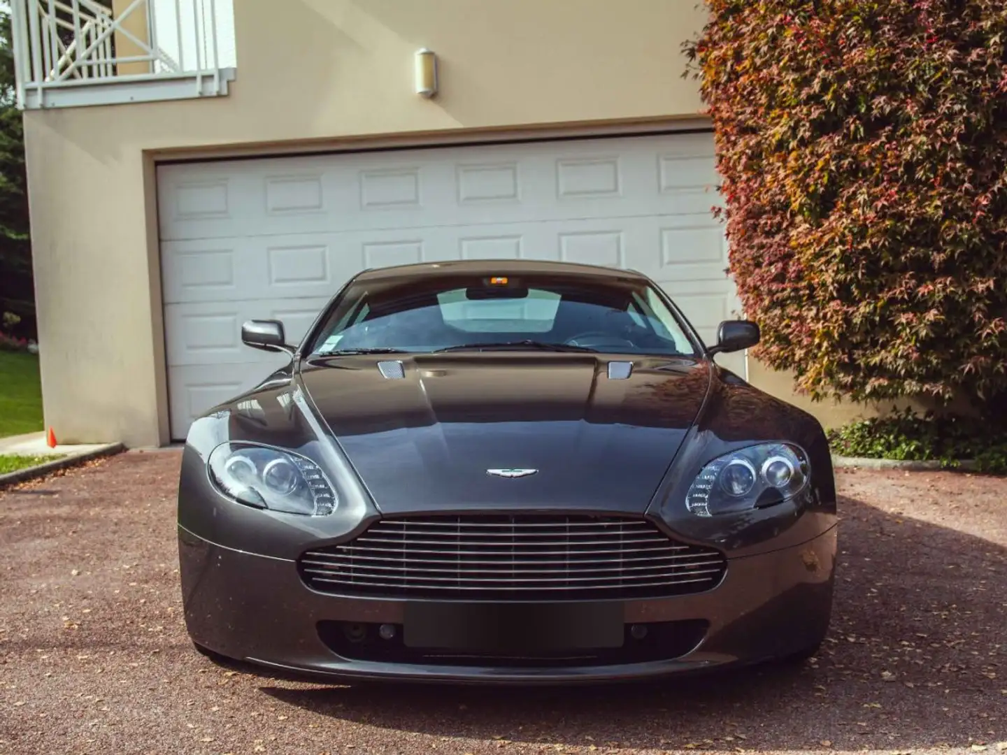 Aston Martin V8 COUPE 4.7 N420 SPORTSHIFT BVS - Française - 2 propriétaires Goud - 2