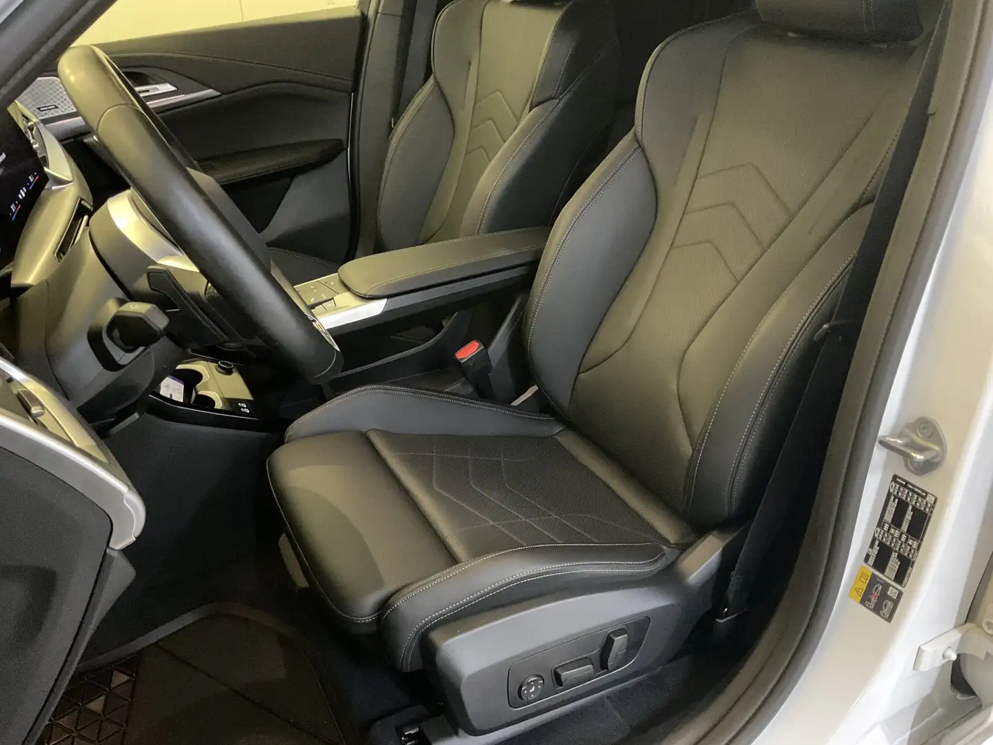 BMW iX1 eDrive20 Weiß - 2