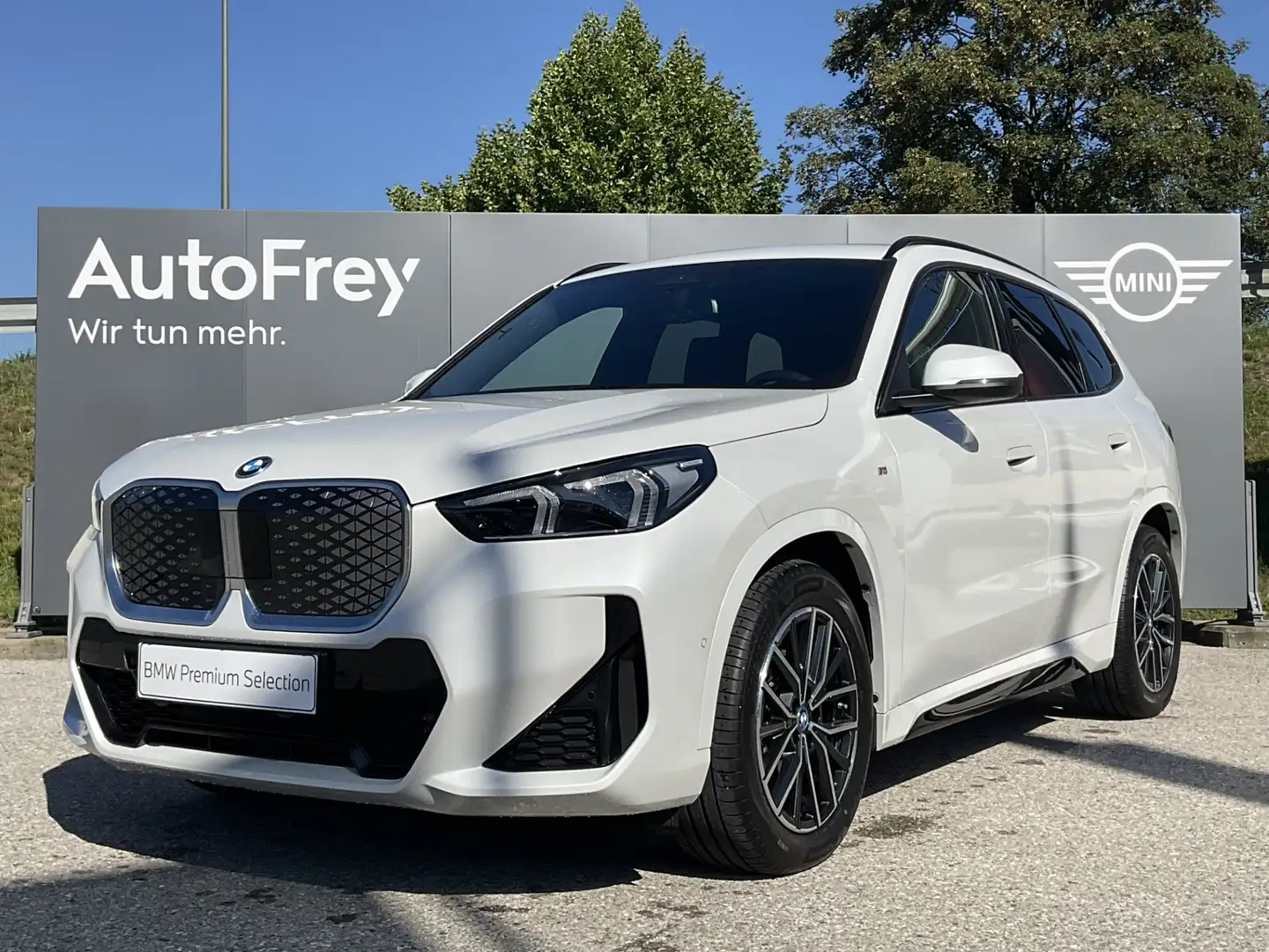 BMW iX1 eDrive20 Weiß - 1