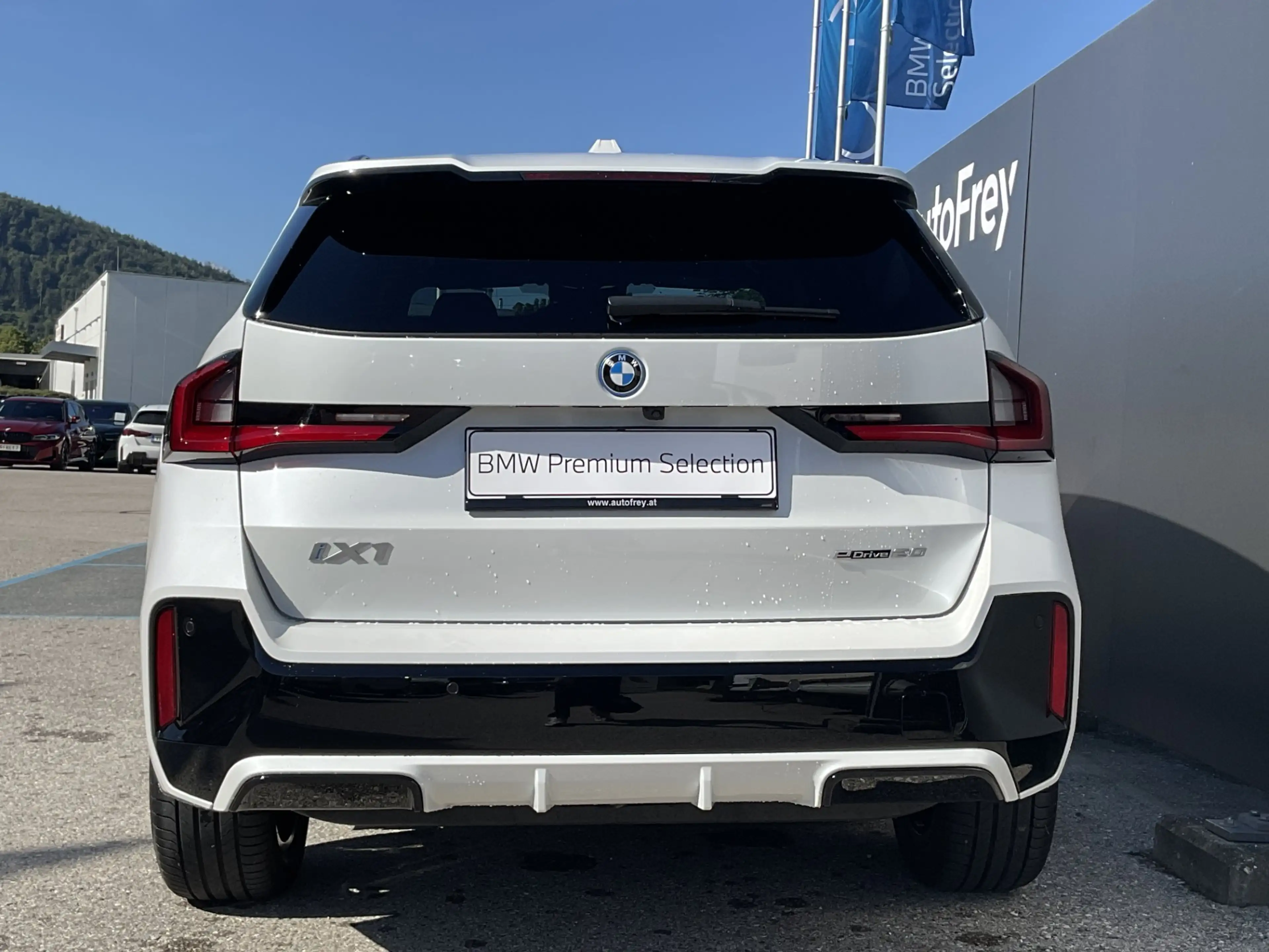 BMW iX1 eDrive20 — photo 15