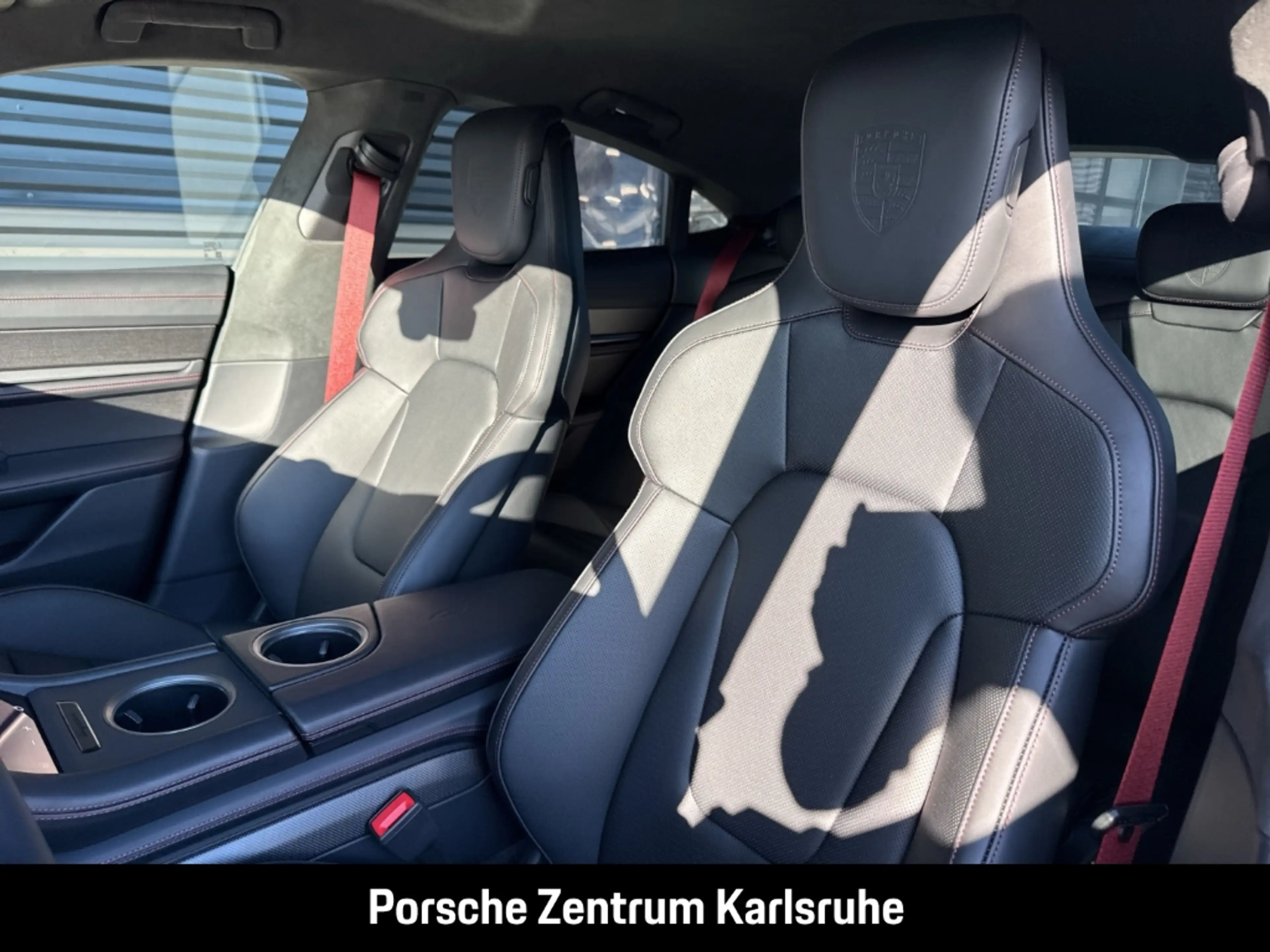 Porsche Taycan GTS Burmester HA-Lenkung Nachtsicht LED — photo 8