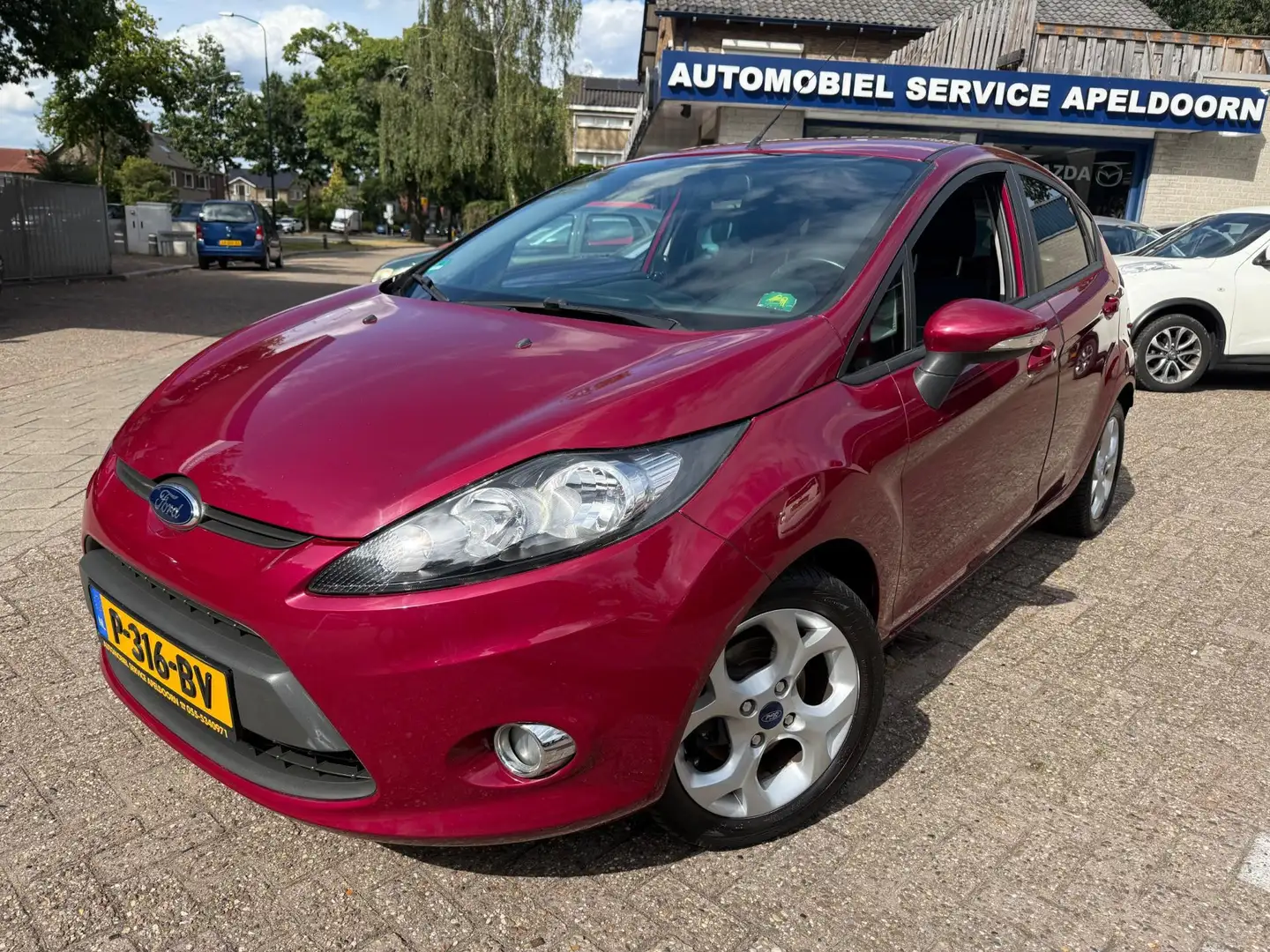 Ford Fiesta 1.25 Trend *NW. APK*AIRCO*ELEKTR. RAMEN*LM. VELGEN Rouge - 1