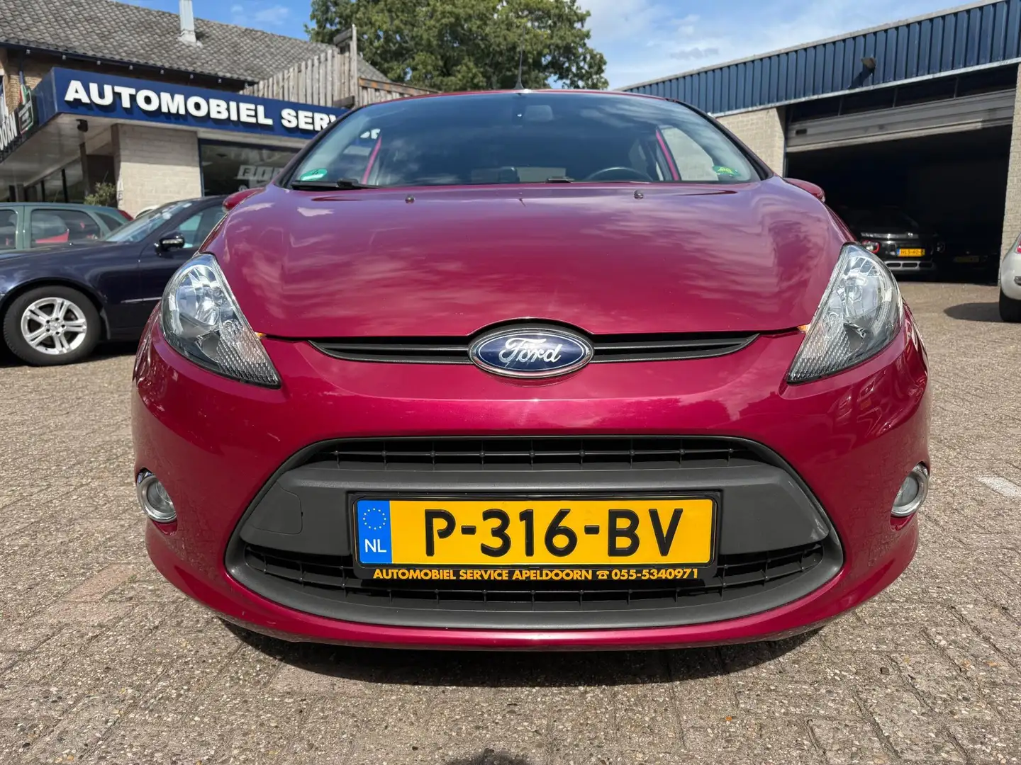 Ford Fiesta 1.25 Trend *NW. APK*AIRCO*ELEKTR. RAMEN*LM. VELGEN Rouge - 2
