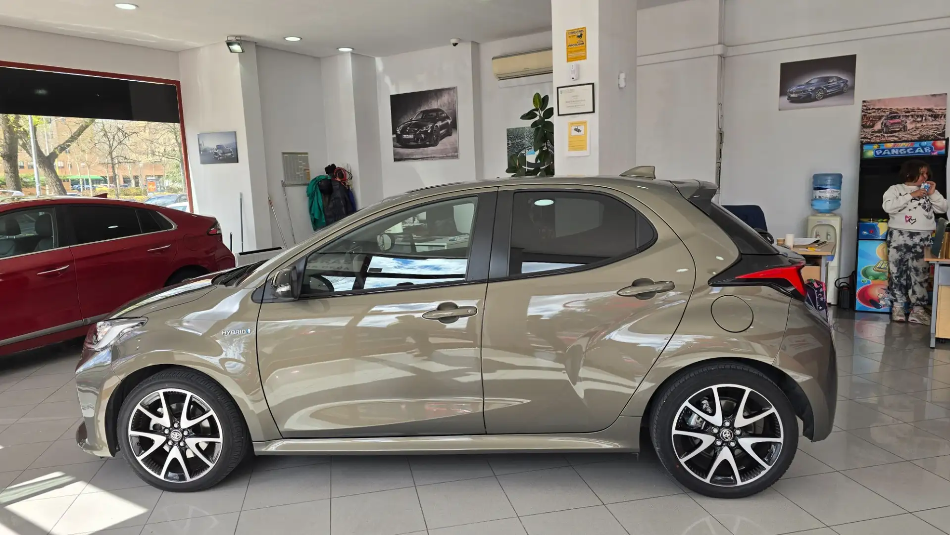 Toyota Yaris 120H 1.5 Style Plus Verde - 2