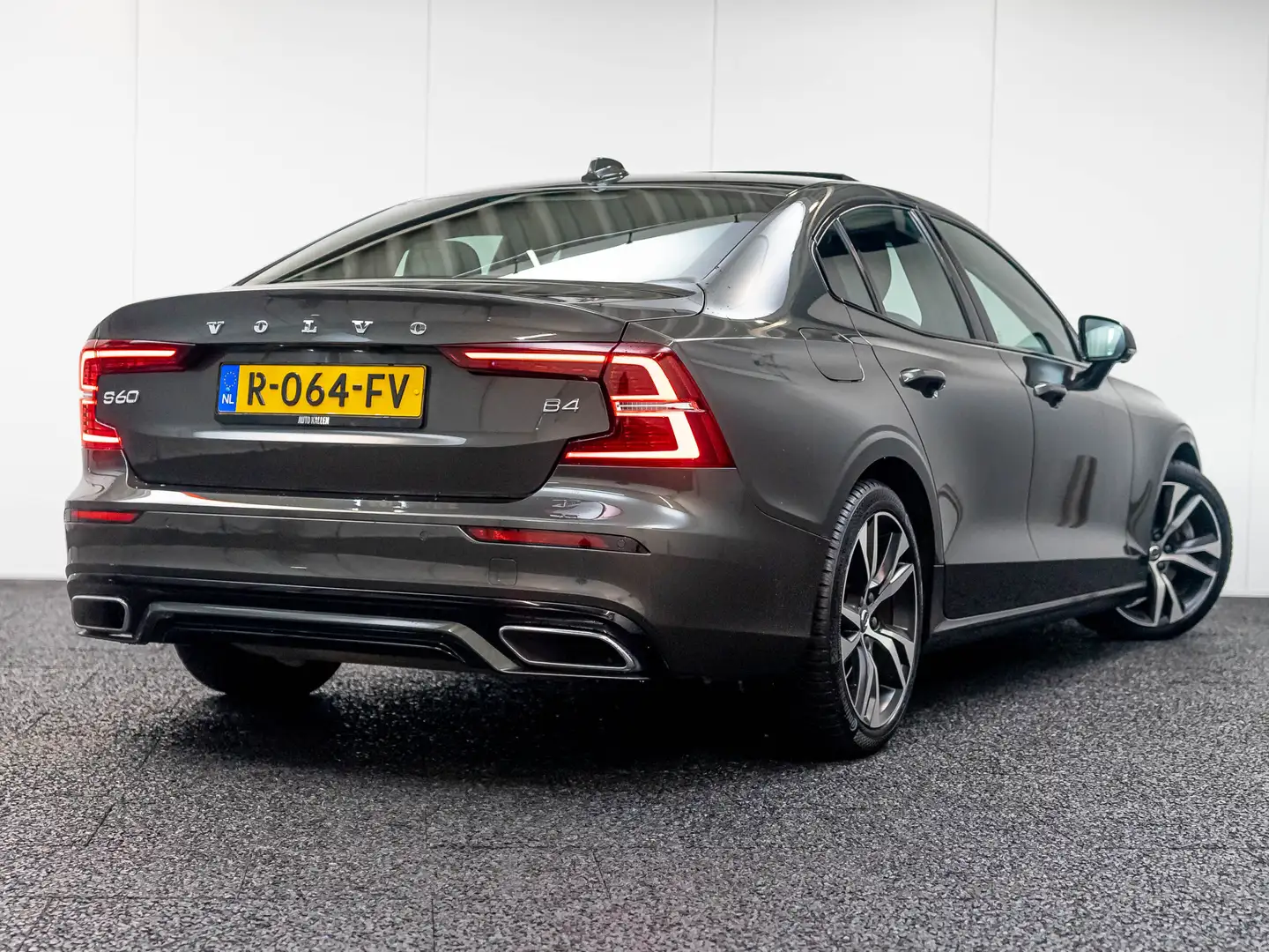Volvo S60 2.0 B4 Inscription | BTW auto Gris - 2
