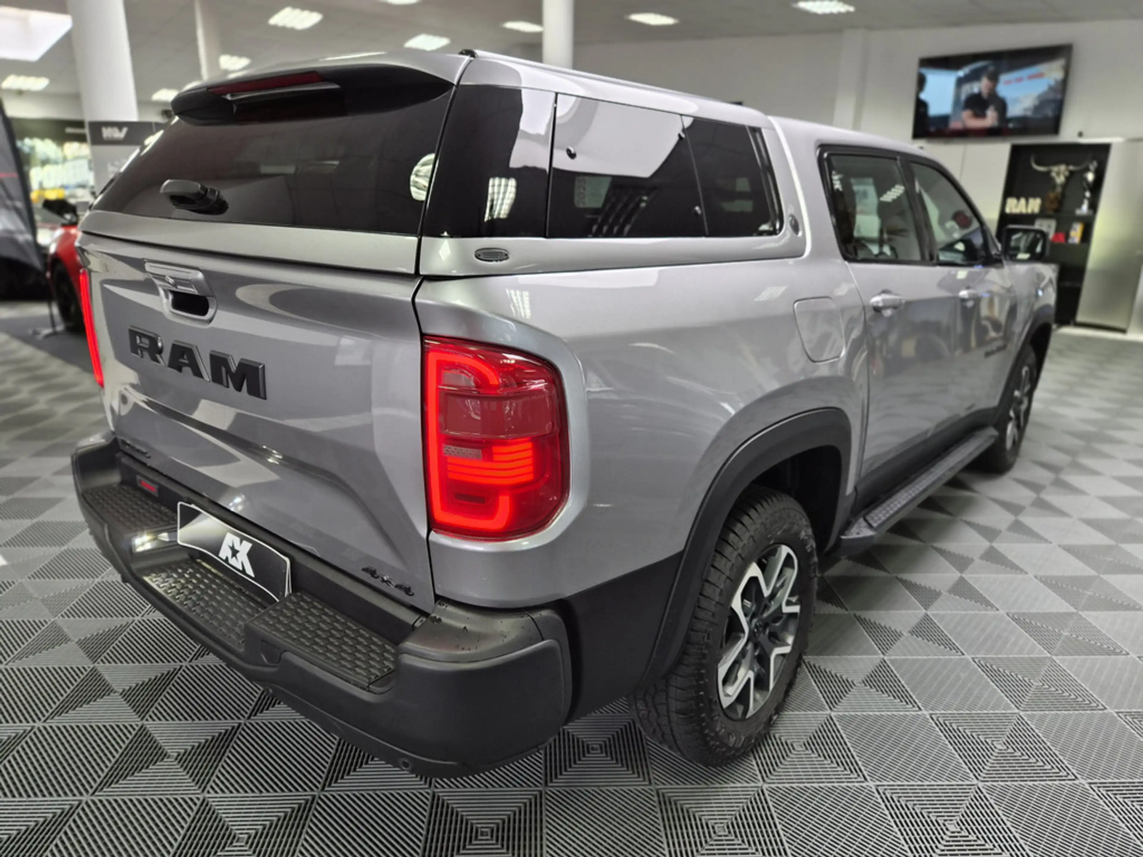 Dodge RAM PAGE Rebel 2.2 Hardtop & Trittbretter H&K, — photo 4