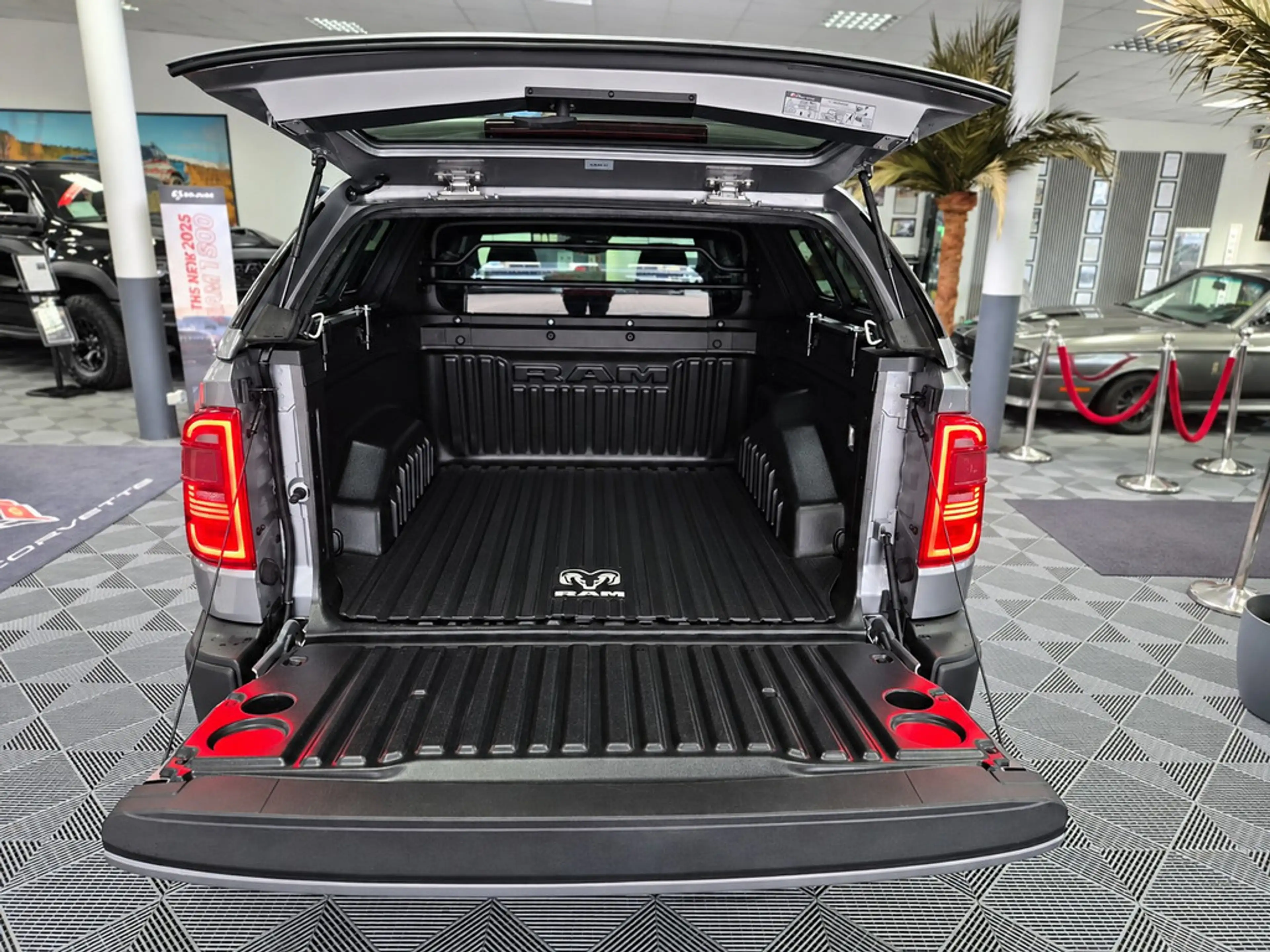 Dodge RAM PAGE Rebel 2.2 Hardtop & Trittbretter H&K, — photo 15