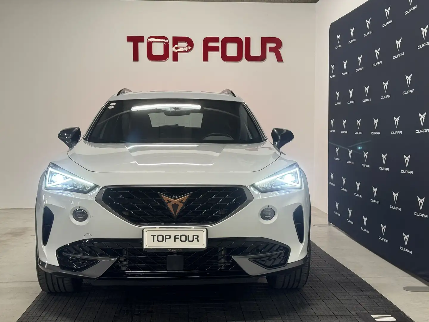 CUPRA Formentor 1.5 TSI DSG Bianco - 2