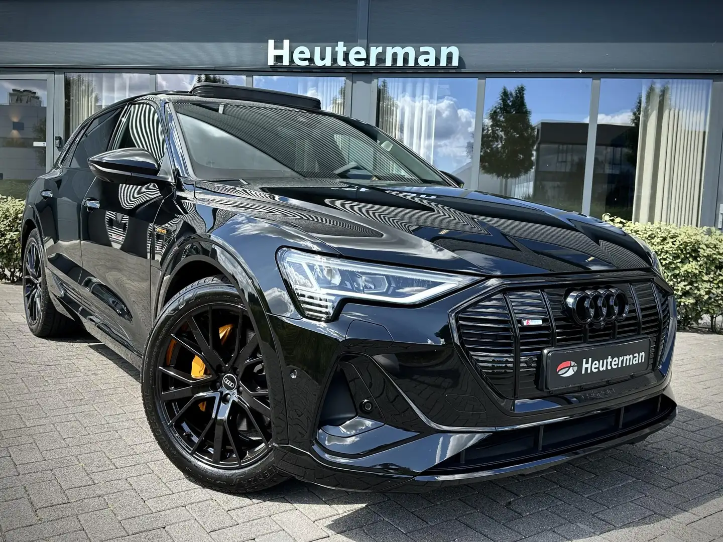 Audi e-tron 50 Quattro S Line Black/ RS Stoelen/ B&O/ Panodak Zwart - 1
