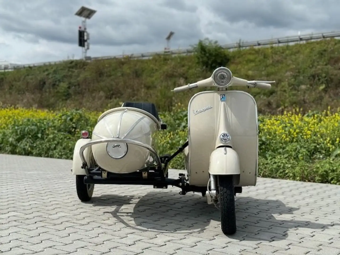 Vespa 150 VBB2T mit Beiwagen, Toprestauriert Beige - 2