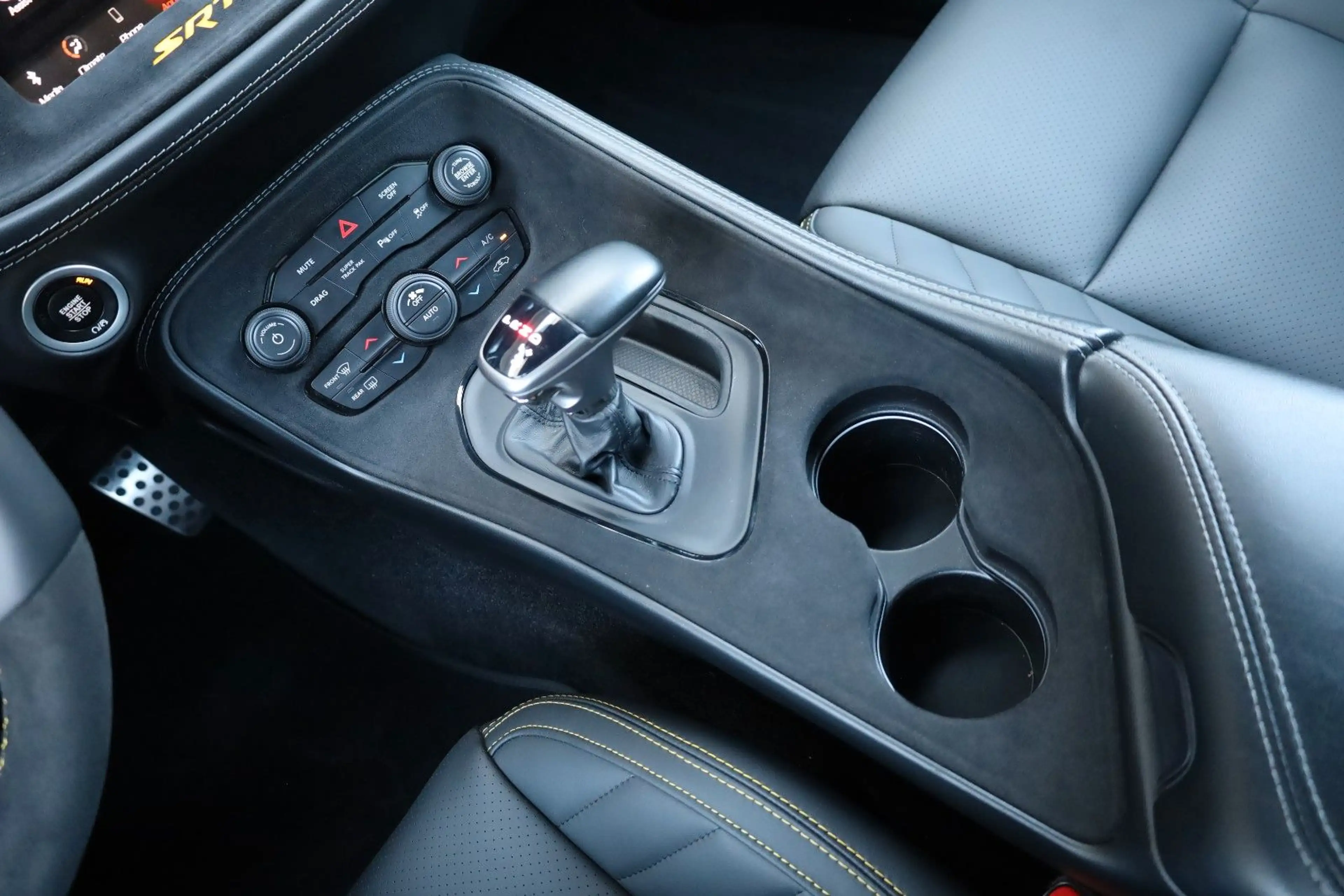 Dodge Challenger 6.4 SRT ScatPack/PerfPages/Alpine/R20 — photo 15