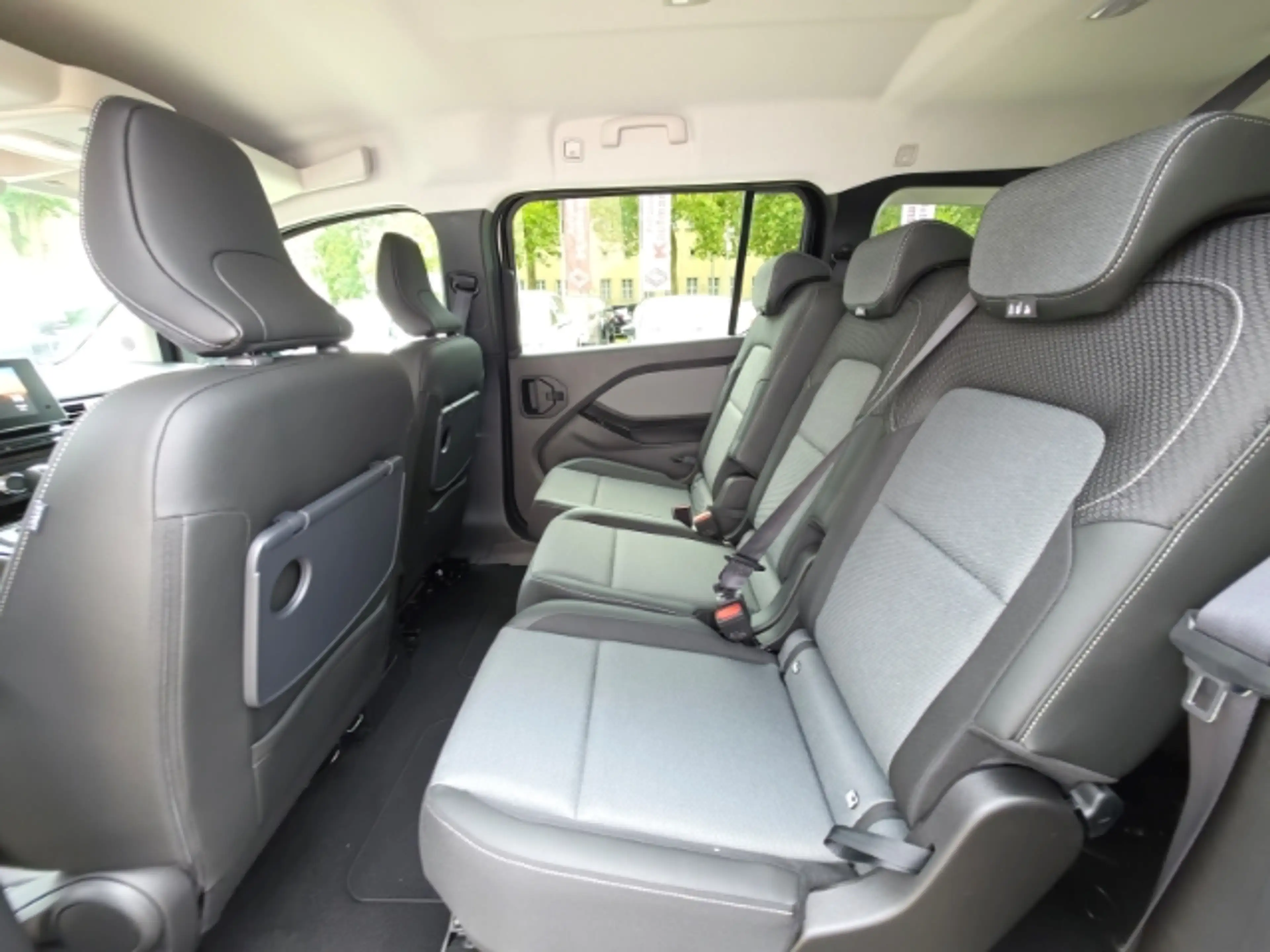 Renault Kangoo III Techno 1.3 TCe130 EDC 7 Sitzer Driving Assist- — photo 6