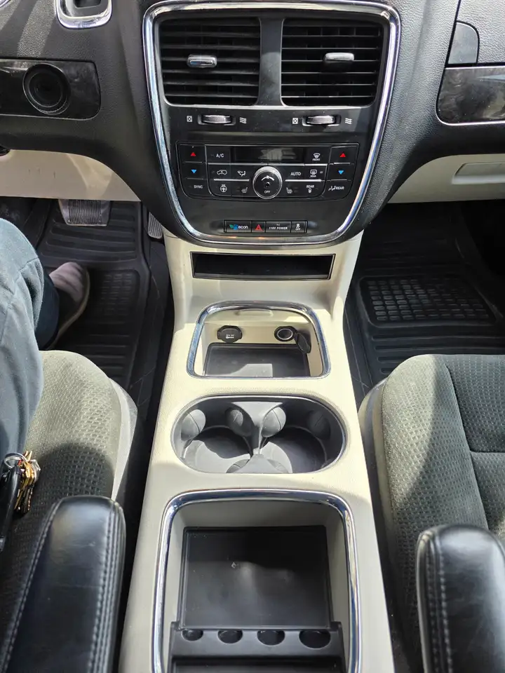 Dodge Grand Caravan снимка Dodge Grand Caravan