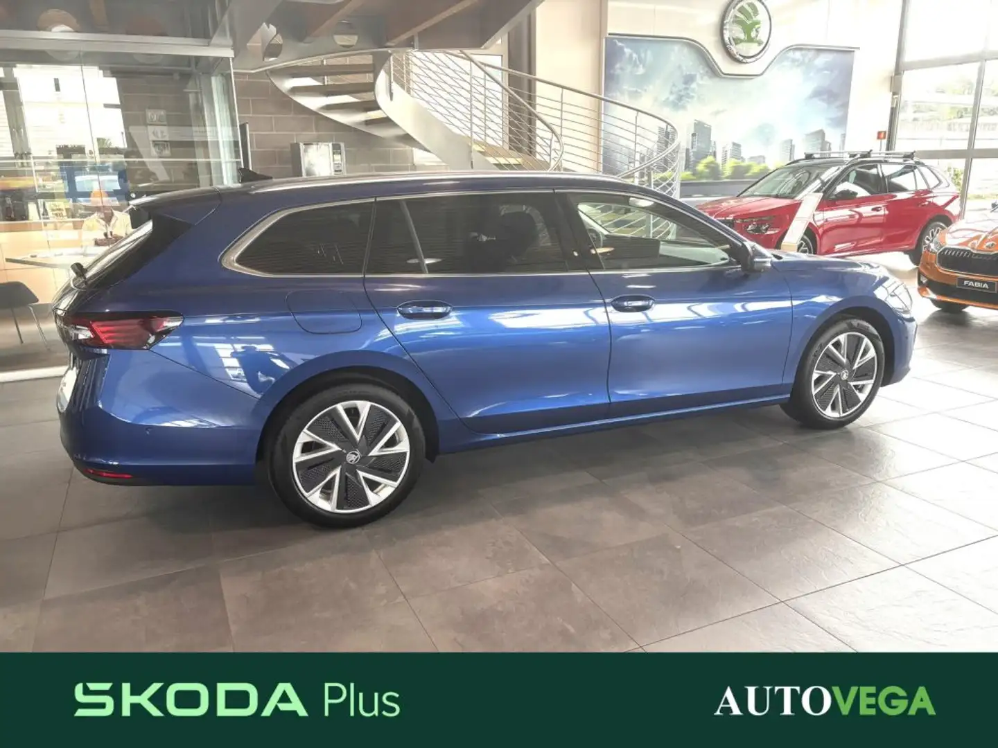 Skoda Superb wagon 2.0 tdi selection 150cv dsg Blu/Azzurro - 2