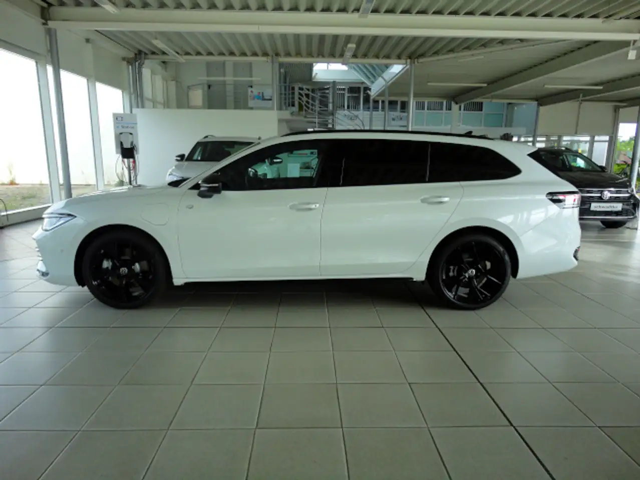 Volkswagen Passat R-Line Edition eHybrid PHEV, миниатюра 2