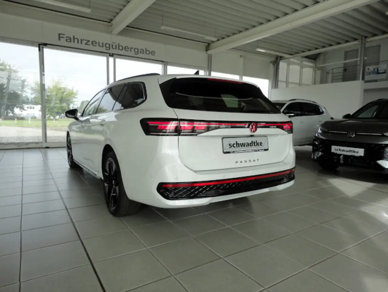 Volkswagen Passat R-Line Edition eHybrid PHEV, миниатюра 3