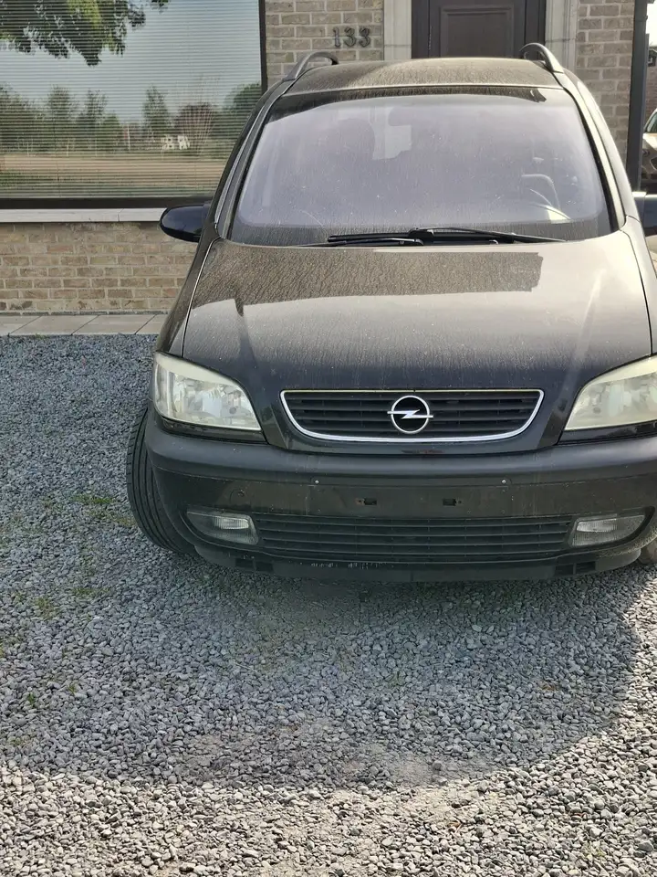 Opel Zafira 2.0 DTH DTi 16v Elegance, foto 2