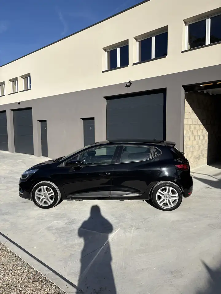 Renault Clio Citadine 5 portes — photo 4