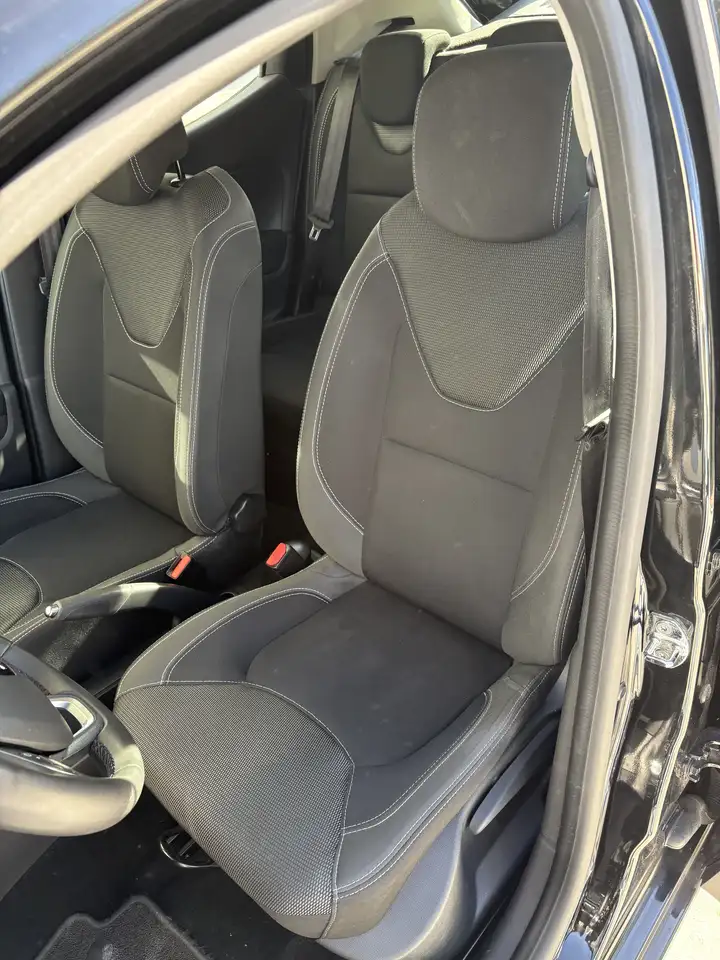Renault Clio Citadine 5 portes — photo 14