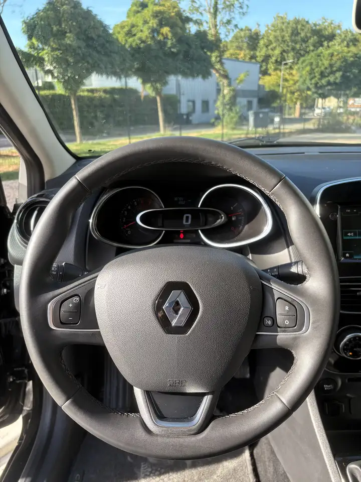 Renault Clio Citadine 5 portes — photo 9