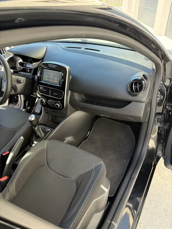 Renault Clio Citadine 5 portes — photo 12