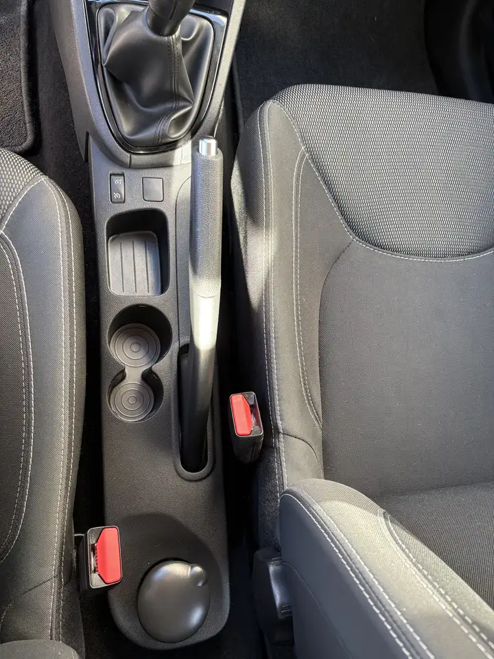 Renault Clio Citadine 5 portes — photo 15