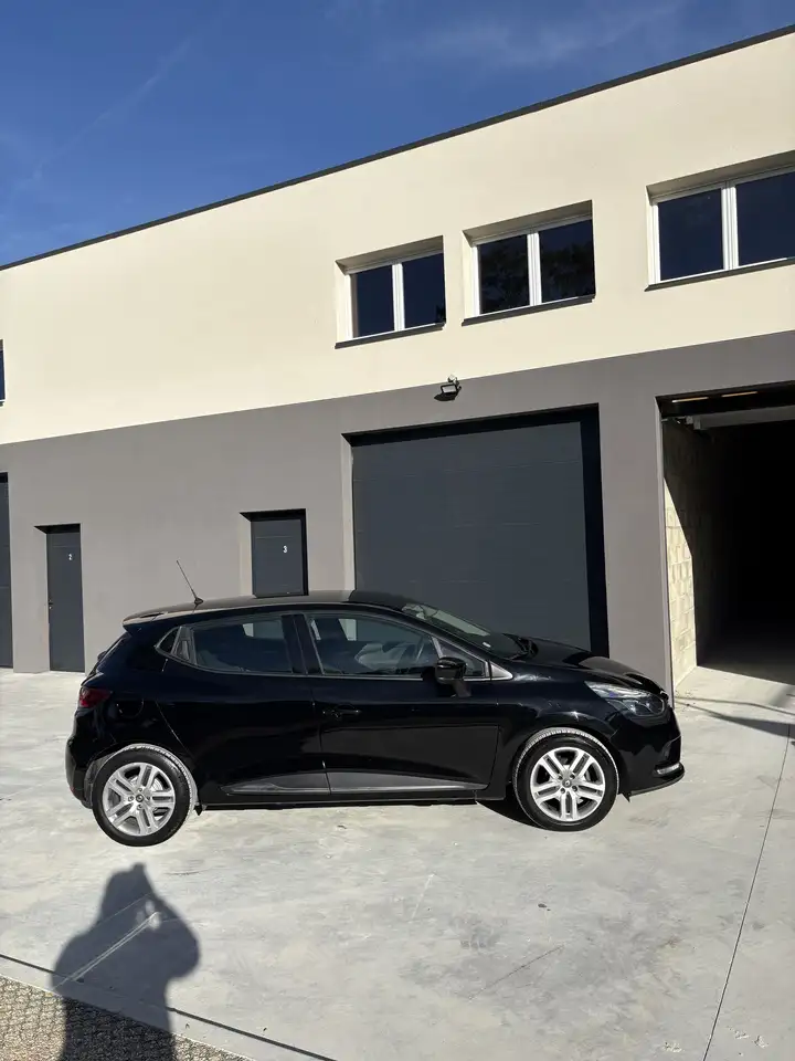 Renault Clio Citadine 5 portes — photo 3