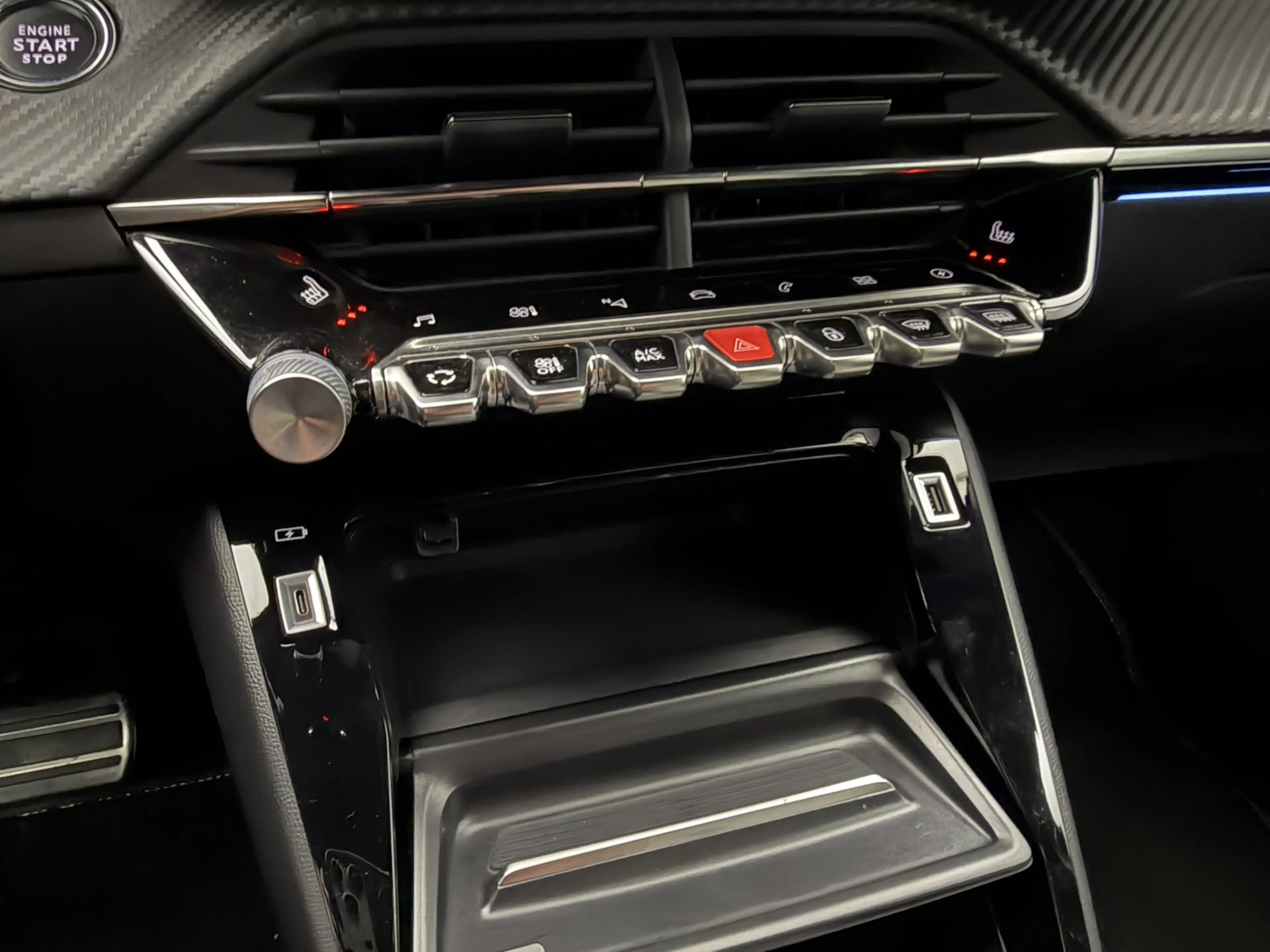 Peugeot e-2008 EV GT Pack 50 kWh 3-Fase SOH 97% | 3D i-Cockpit | — photo 12