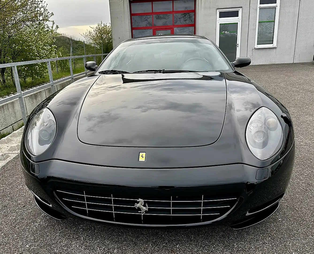 Ferrari 612 Scaglietti F1 GT Schwarz - 2