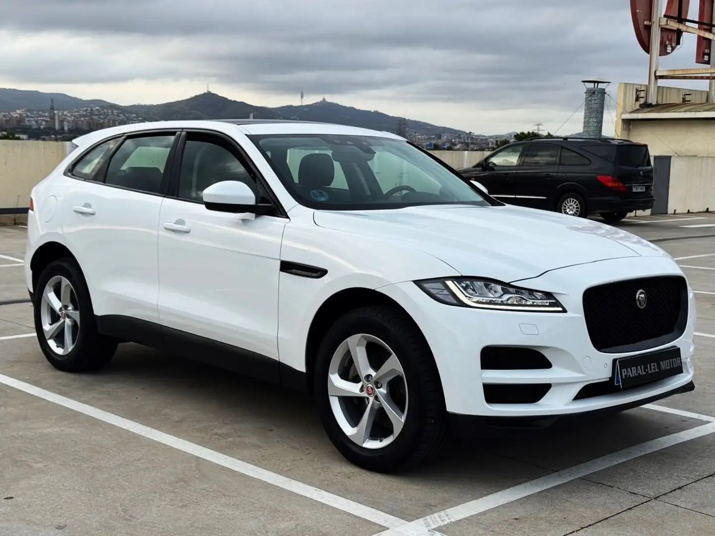 Jaguar F-Pace 2.0i4D Prestige Aut. AWD 180 Blanco - 1