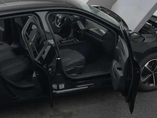 Opel Astra view 13