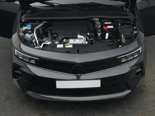 Opel Astra view 8