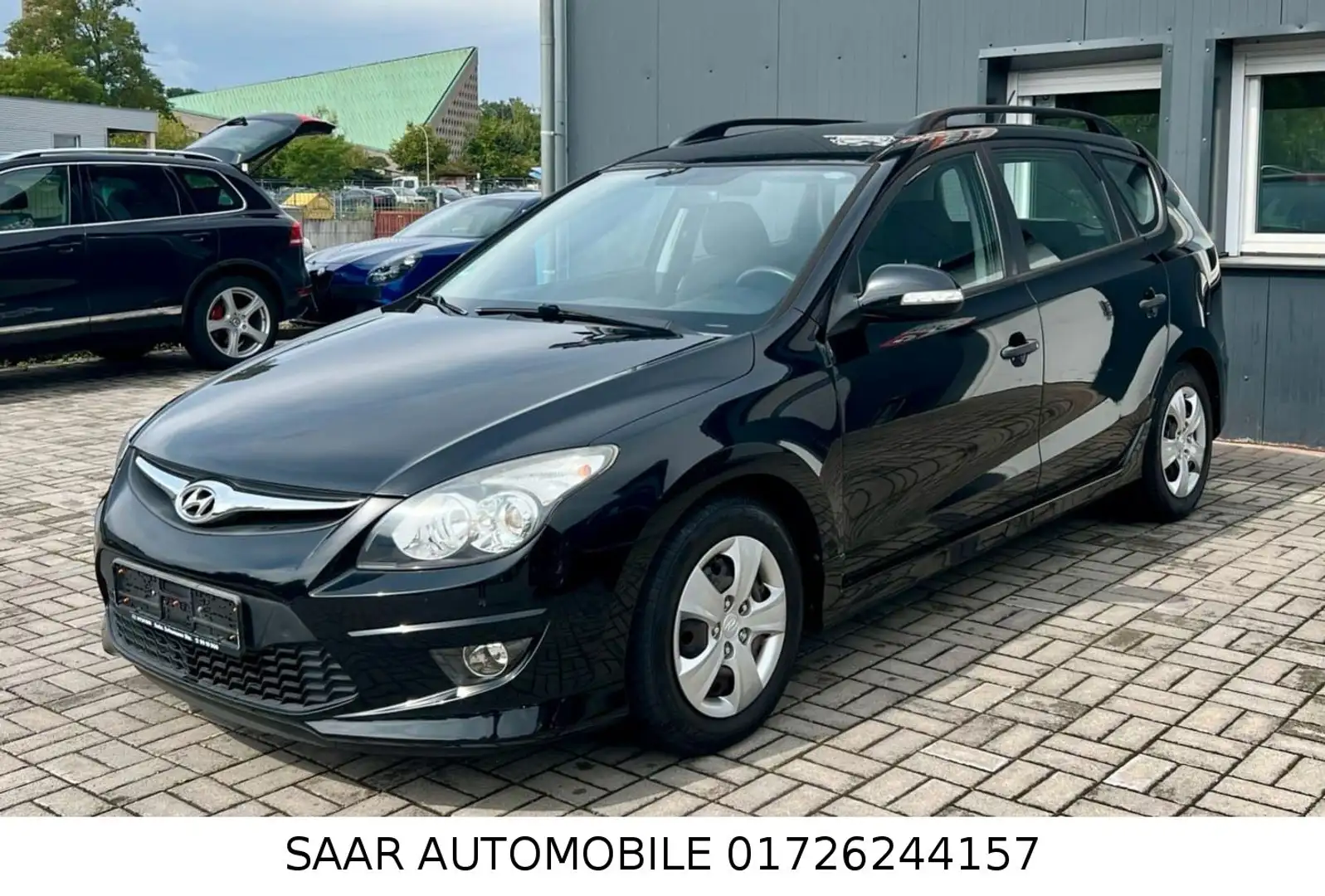 Hyundai i30 CW 1.4 UEFA EURO 2012 Edition Schwarz - 2