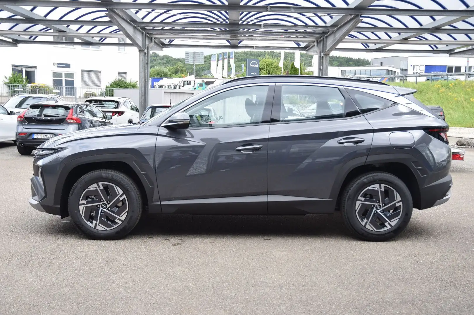 Hyundai TUCSON 1.6 T-GDI NAVI KAMERA SHZ LED AHK VORB. Gris - 2