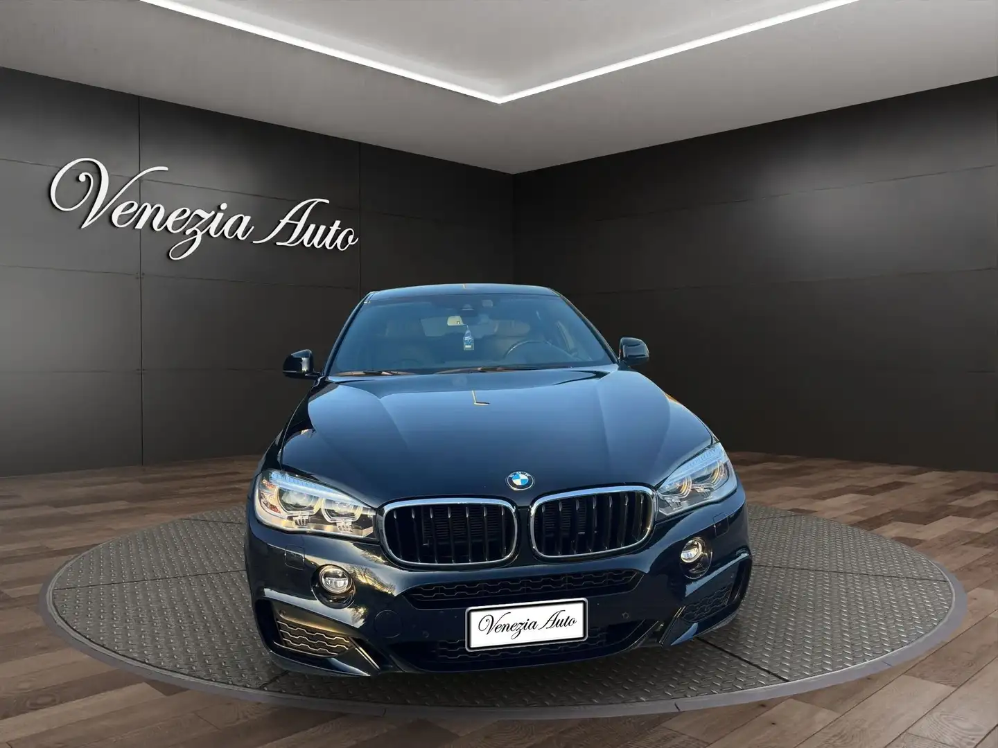 BMW X6 X6 xDrive30d 258CV Msport Zwart - 2