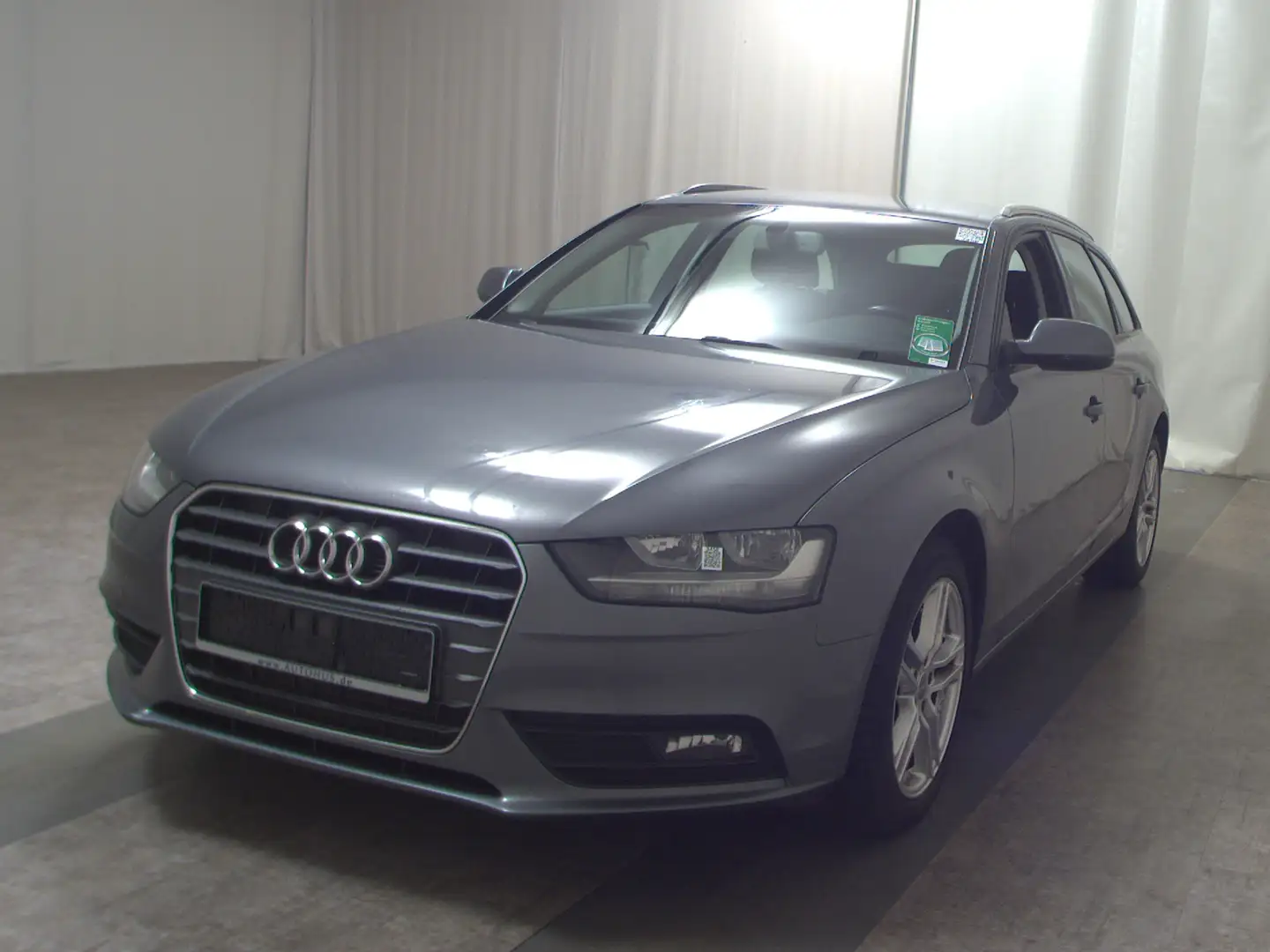 Audi A4 Avant 3.0 TDI Attraction Navi Tempo HU 05/27 Grau - 2