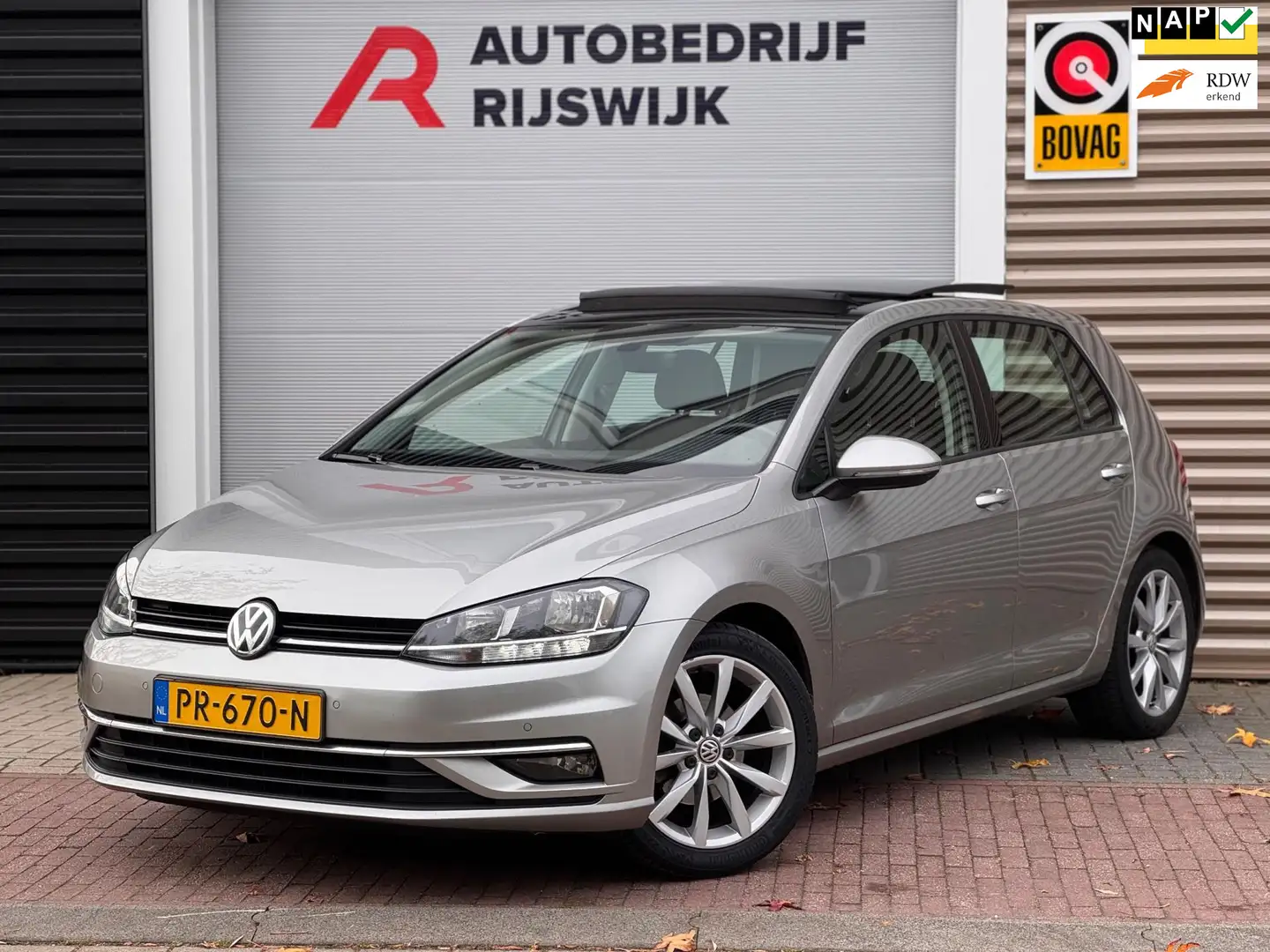 Volkswagen Golf 1.0 TSI Highline Business Pano/AppleCarPlay Gris - 1