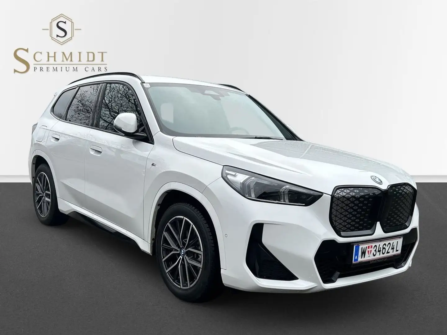 BMW iX 1 20eDrive M Sport xDrive Weiß - 2