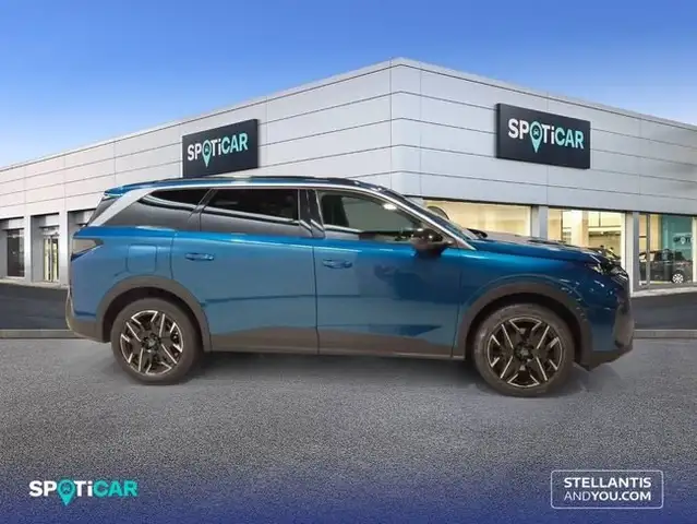 Peugeot 5008 view 4