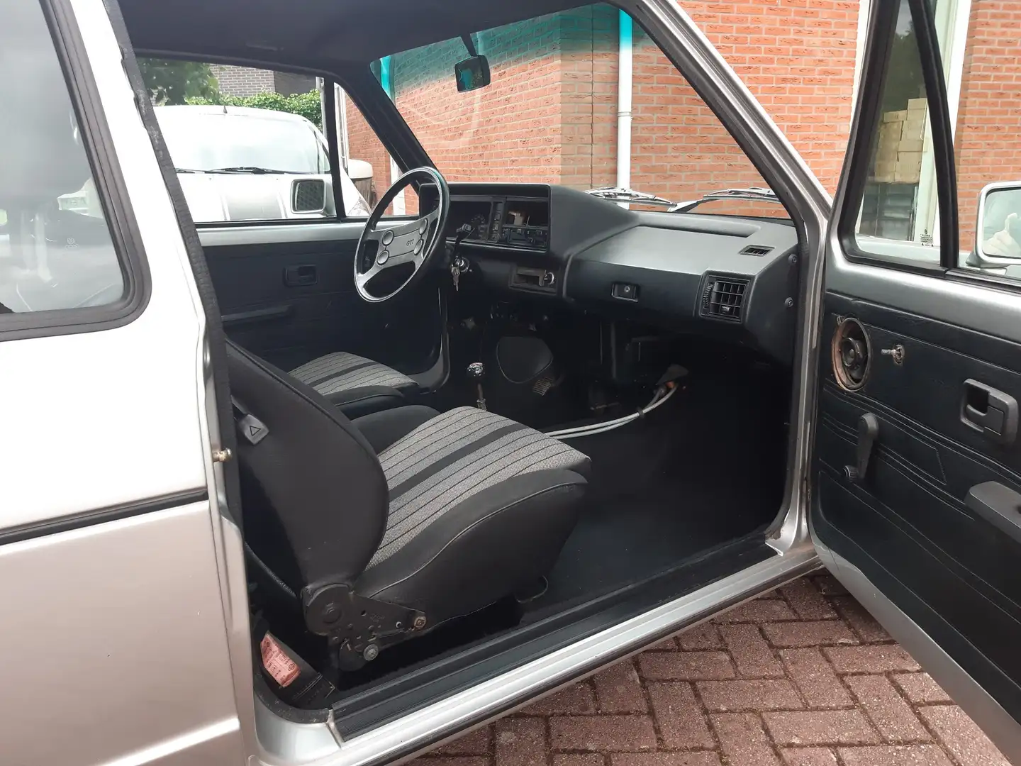 Volkswagen Golf Gris - 1