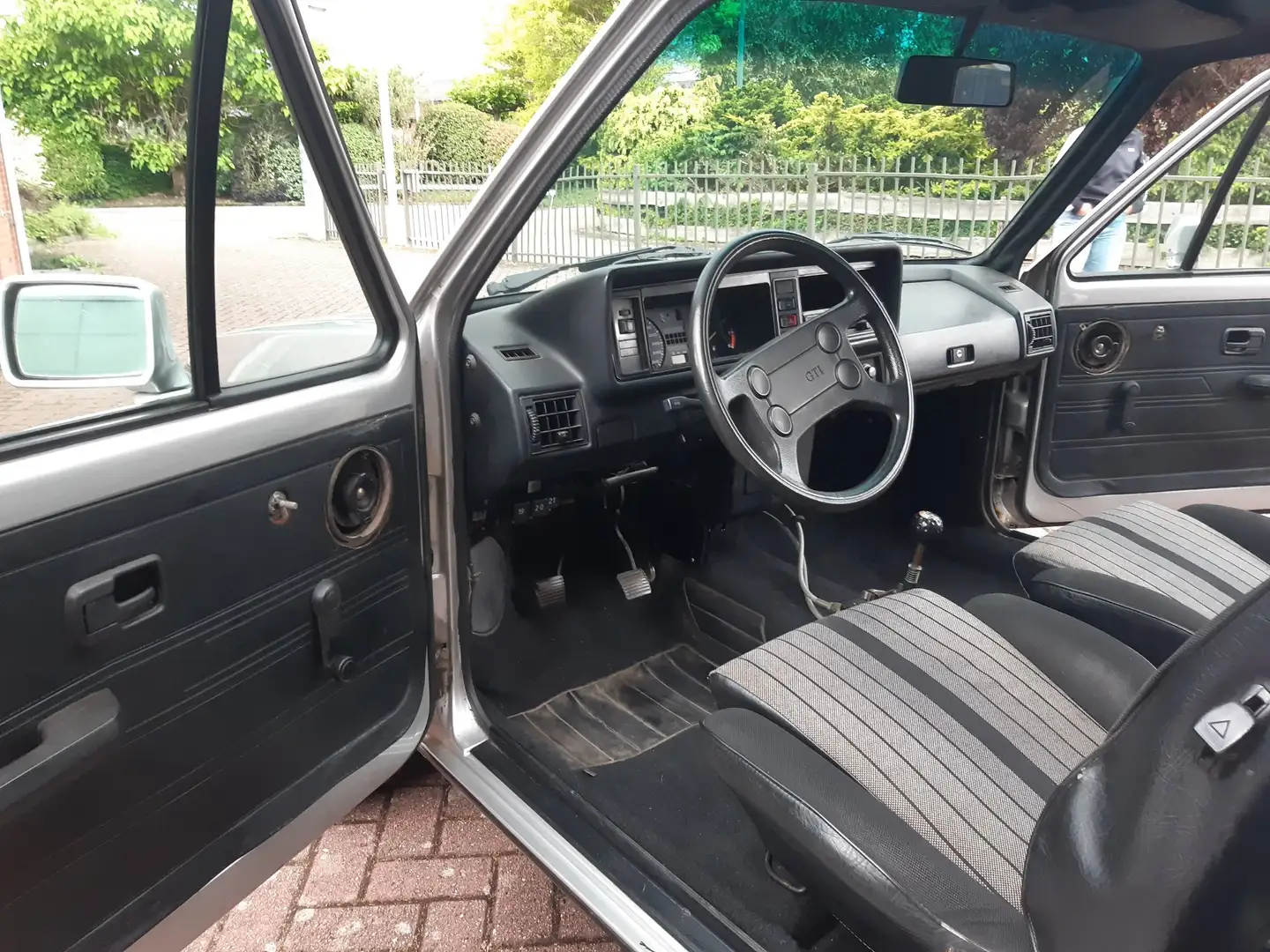 Volkswagen Golf Gris - 2