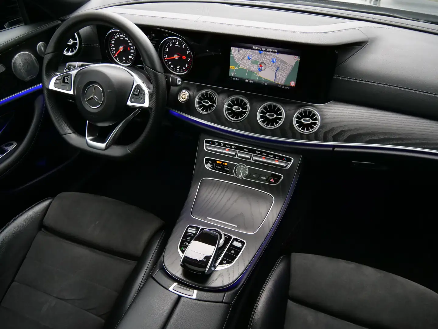 Mercedes-Benz E 200 Coupé Premium Plus 184 Pk Automaat Navigatie / Cam Schwarz - 2