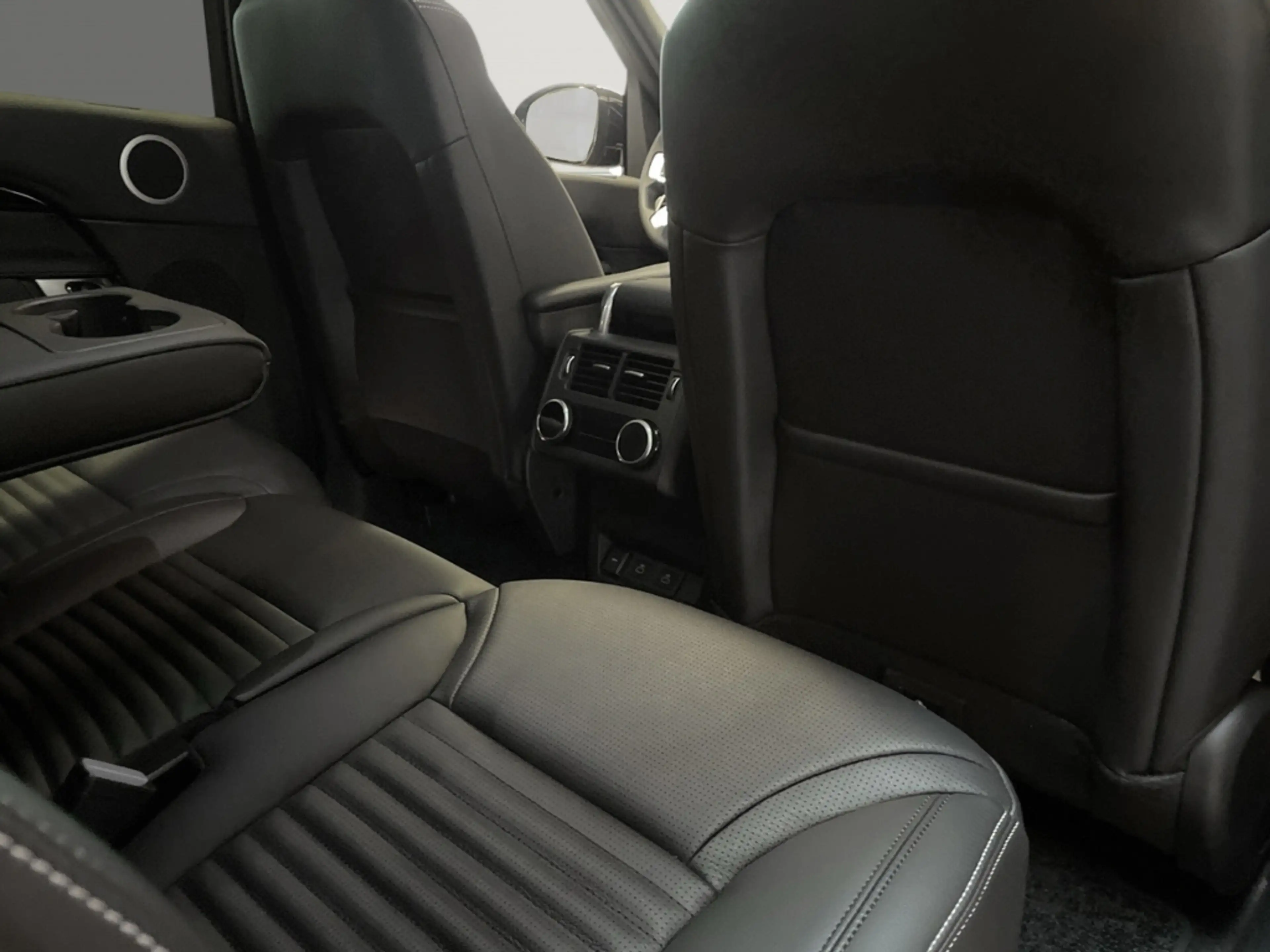 Land Rover Discovery 5 D250 S+ACC+St.Hzg+AHK+7-Sitzer+Reling — photo 15